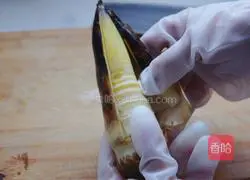 Illustration of how to make spring bamboo shoots in sauce 2