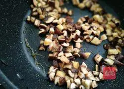 Illustration of the practice of Su Sanbao 4