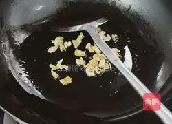 Illustration of how to stir-fry cabbage hearts with oil residue 3