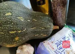 Illustration of how to stir-fry pumpkin shreds with dried peppers 1