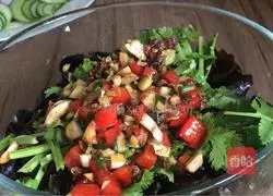 Illustration of how to make fungus mixed with cucumber 15