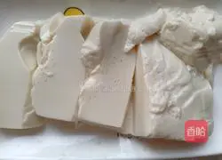 Illustration of how to make olive oil preserved eggs mixed with tofu 4