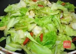 Illustration of how to make hand-shred cabbage 6