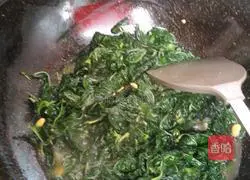 Illustration of how to make fried sesame leaves with Puning bean paste 6