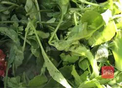 Shopees Illustration of how to make spicy stir-fried radish sprouts 8