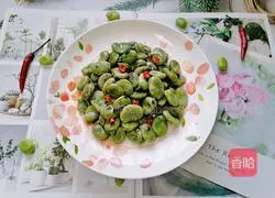 Illustration of how to make broad beans with scallion oil 10