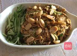 Illustration of how to make cold shredded chicken breast with reduced fat content 14