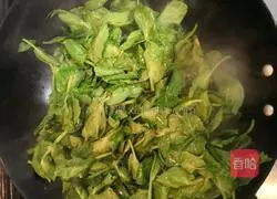 Stir-fry Illustration of how to make bean sprouts 4