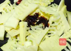 Illustration of braised bamboo shoots in oil 8