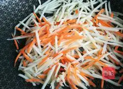 Illustration of how to make healthy five shreds 2