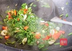 Illustration of how to make fried toon and dried beans 11