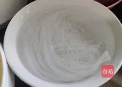 Illustration of how to make steamed vermicelli with eggs 1