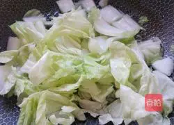 Illustration of how to make vinegared fungus and cabbage 4