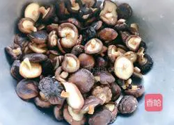 Illustration of how to make fried shiitake mushrooms 2