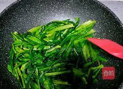 Illustration of how to make stir-fried lettuce 6