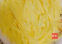 Hot and sour Illustration of how to make potato shreds 2