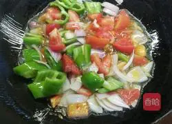 Illustration of how to stir-fry eggplant with green pepper 3