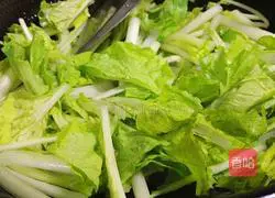 How to stir-fry hibiscus vegetables Illustration 6