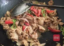 Illustration of how to make fried pork slices with green pepper 7