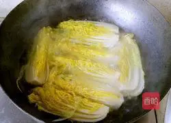 Illustration of how to make baby cabbage in soup 7