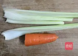 Illustration of how to make shredded celery and radish 1