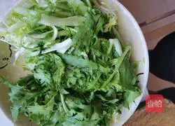 Illustration of how to make stir-fried chicory 3