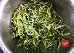 Illustration of how to make shredded radish meatballs 6