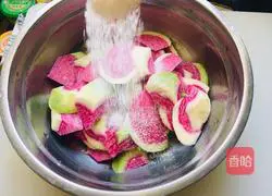 Illustration of how to make raw radish skin 3
