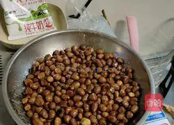 Illustration of how to make fried peanuts (salt and pepper) 4