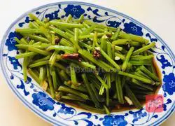 Illustration of how to cook sweet potato stems 11