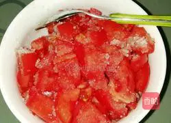 Illustration of how to make white sugar tomatoes 6