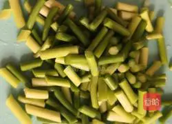 Illustration of how to make cold cabbage hearts 3