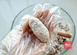 Illustration of how to make crispy taro rolls 6