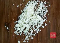 Illustration of how to stir-fry thousands of leeks 6