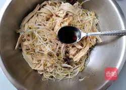 Illustration of how to make bean sprouts and yuba mixed with oil and vinegar sauce 3
