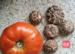 Illustration of how to stir-fry cauliflower with tomatoes and mushrooms 1