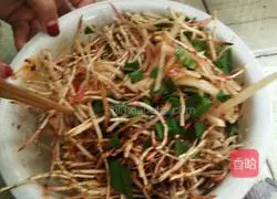 Illustration of how to make earth-flavored cold folded ear root 6