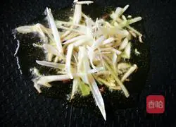Illustration of how to make stir-fried shredded potatoes 10