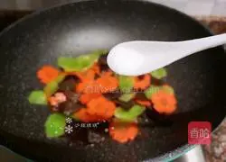 Illustration of how to make fried fungus with lettuce 8