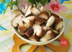 Illustration of how to make stir-fried cowpeas with mushrooms 6
