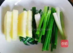 Illustration of how to make garlic sprouts and arrowroot mushrooms (advanced) 4