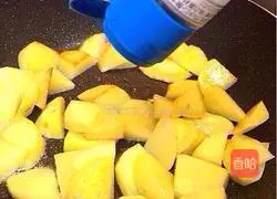 Illustration of three delicacies from Northeast China 4