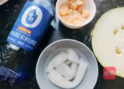 Winter melon, scallops and bamboo fungus soup Illustration of how to do it 1