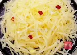 Illustration of how to make spicy and sour potato shreds 7