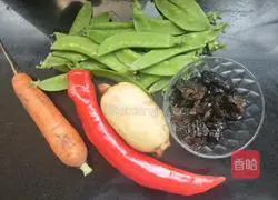 Illustration of how to make lotus pond stir-fry 1