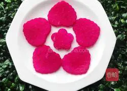 Illustration of how to make Rouge Red (one arrow through the heart) 20