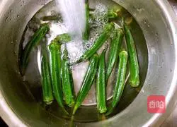 Illustration of how to make cold okra 3