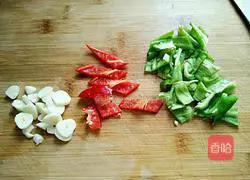 Illustration of how to make stir-fried fungus 2