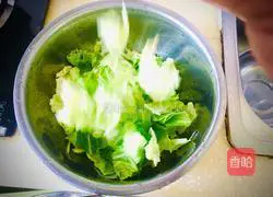 Illustration of how to make hand-shredded lotus vegetables 1