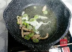 Kuaishou Lotus Pork Stir-fried Recipe Illustration 4